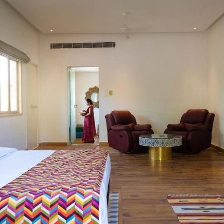 Parijat Private Pool Villa 1, 2 And 3 Bhk Udaipur Bagian luar foto