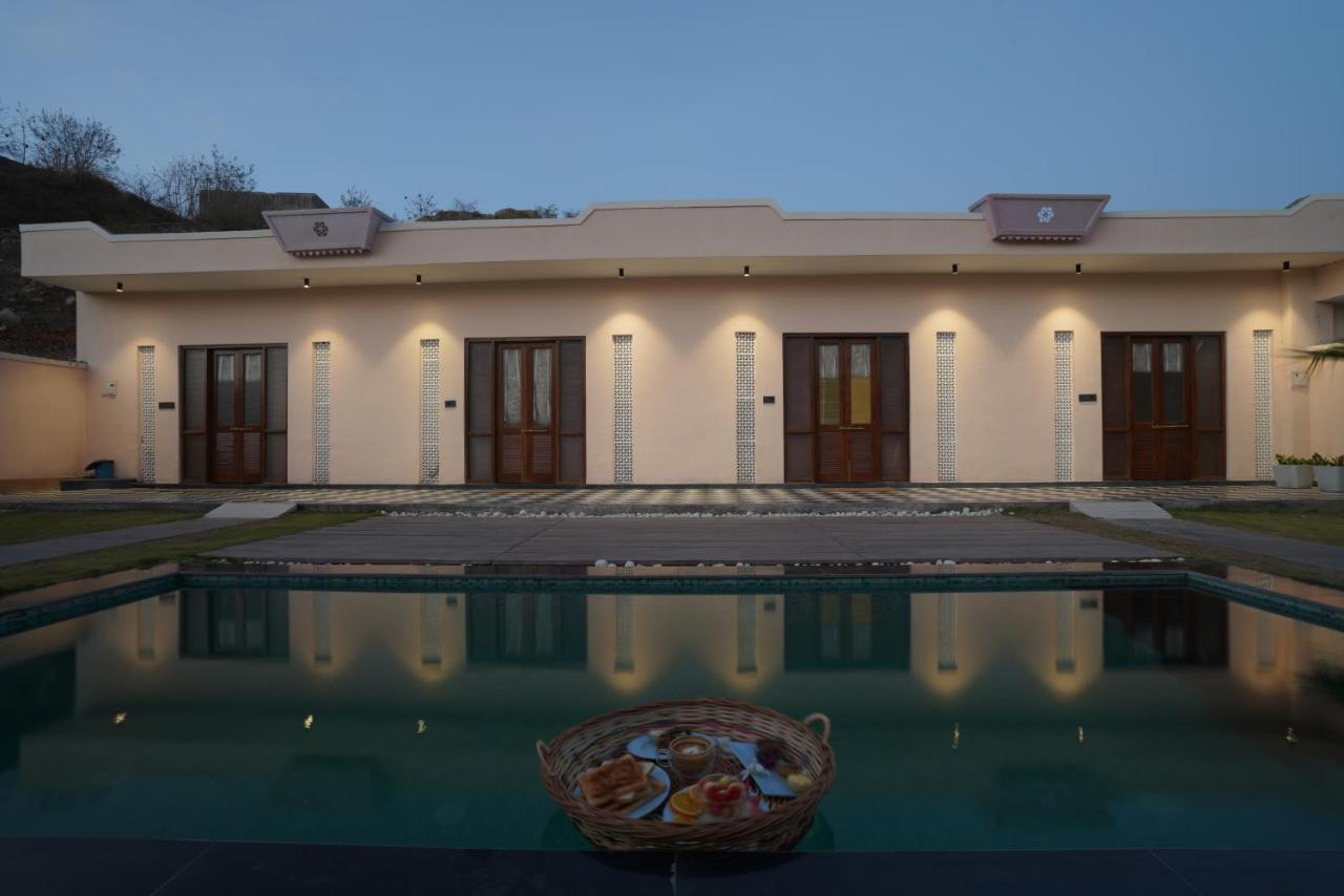 Parijat Private Pool Villa 1, 2 And 3 Bhk Udaipur Bagian luar foto